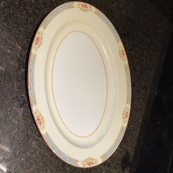 14-inch “Annette” Oval Serving Platter by ROSE China - Picture 4 of 11